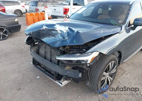 2022 Volvo Xc60 B5 Inscription z USA, uszkodzony, nr VIN YV4L12DL5N1906427